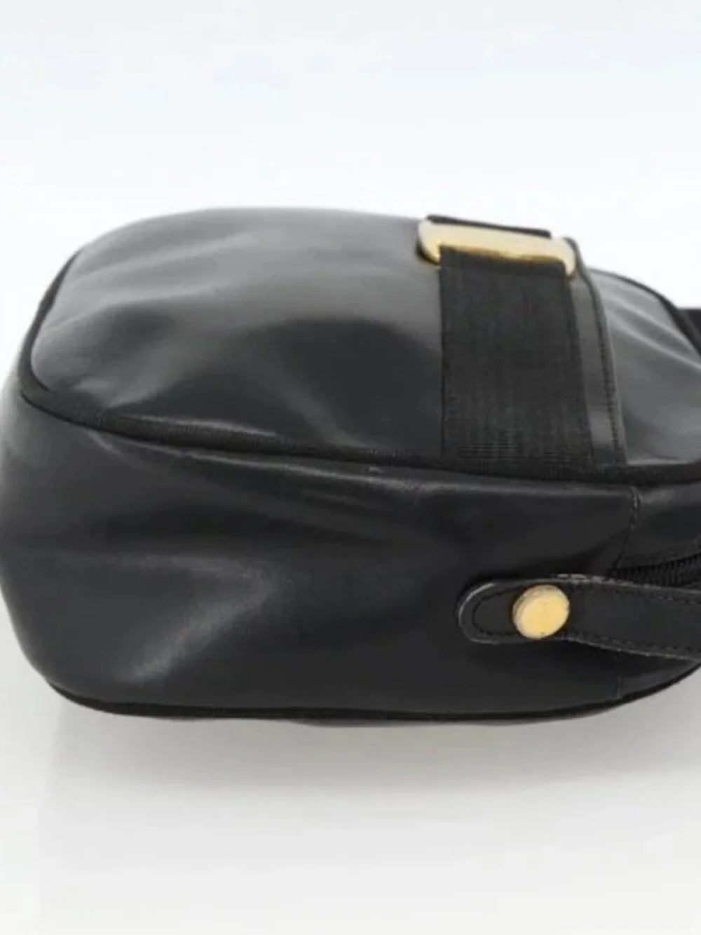 Salvatore Ferragamo Vala Shoulder Bag Leather Black Gold Auth BA11345